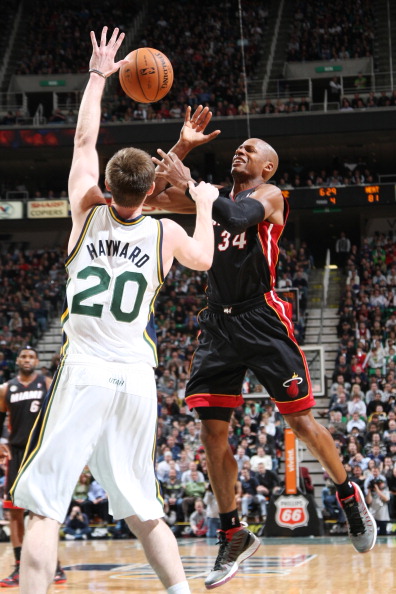 次近距离碰 次近距离碰