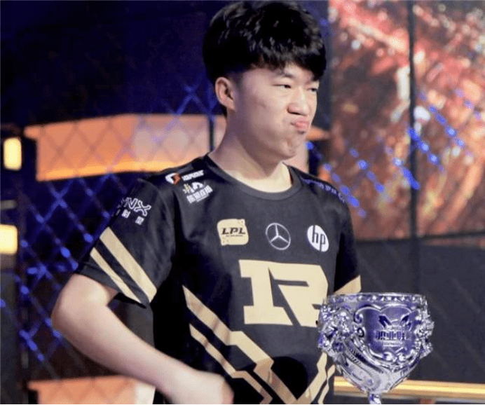 现了铁人三 现了铁人三