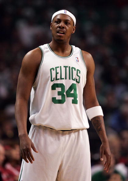 CBA｜周琦30岁生日夜伤退 北汽男篮主场不敌山西