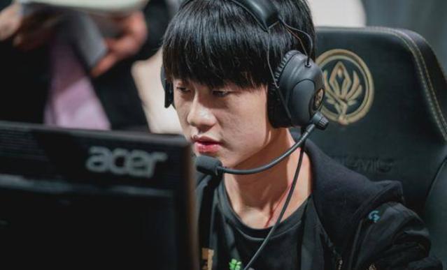 CBA｜周琦30岁生日夜伤退 北汽男篮主场不敌山西